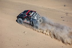 Loeb crasht uit de rally, Sariawa wint etappe 3