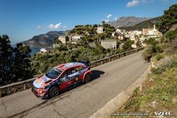Thierry Neuville wint WRC rally van Frankrijk