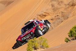 Carlos Sainz pakt derde Dakar titel