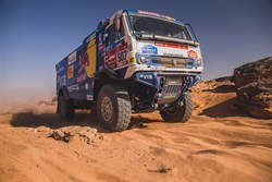 Dmitry Sotnikov pakt eerste Dakar titel